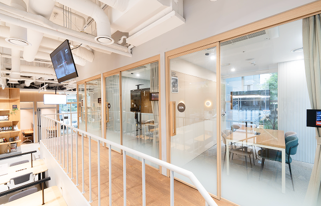 강남 공유오피스 스테이지나인 삼성점 1층 라운지 회의실