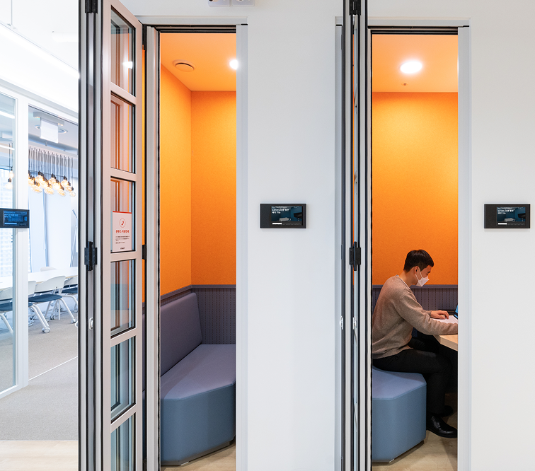 화상회의 통화 공간 이미지